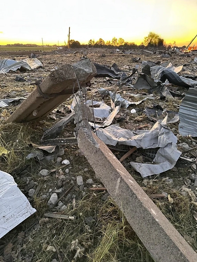 we.ua - На приватному підприємстві поблизу Житомира сталися два потужні вибухи: є загиблі, щонайменше 24 постраждалих, серед них діти
