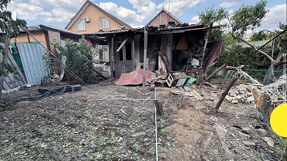 we.ua - Військові РФ дроном атакували Дніпровський район Херсона. Двоє травмованих