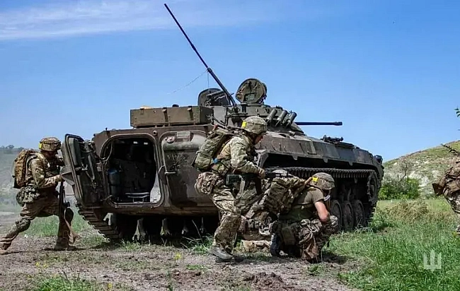 we.ua - На Сумщині росіяни в агонії підтягують резерви — Бунятов