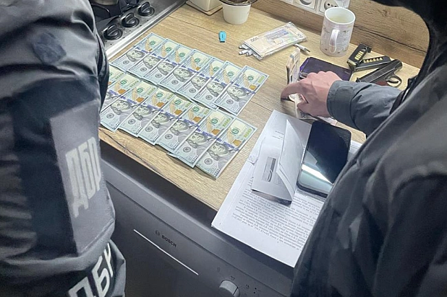 we.ua - Заробили на допомозі 1,5 тисячі ухилянтів: у Запоріжжі ДБР викрило схему в ТЦК