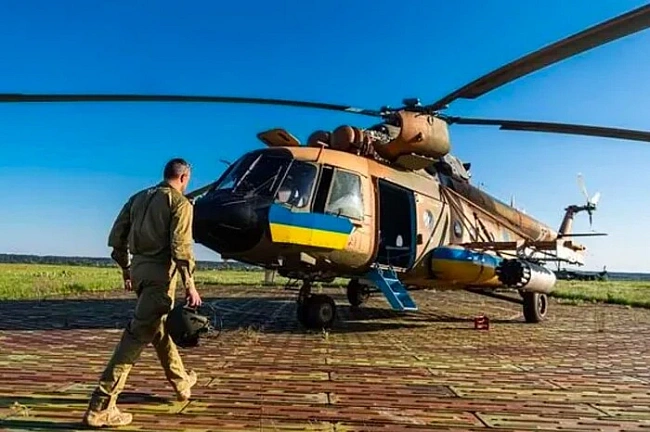 we.ua - Україна вперше відзначає День авіації Сухопутних військ: привітання президента