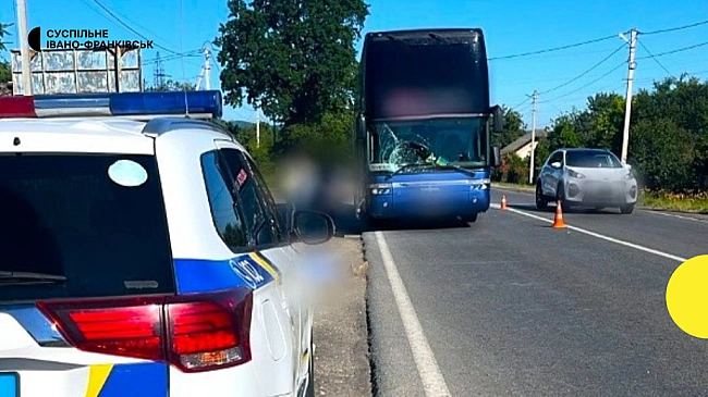 we.ua - У Долині на Франківщині водій автобуса на смерть збив жінку на пішохідному переході