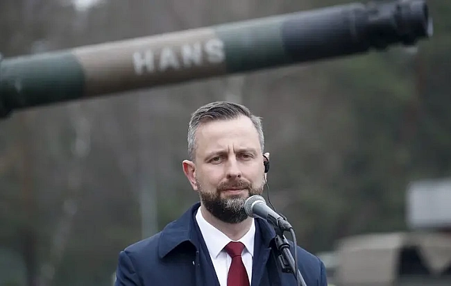 we.ua - У Польщі висловилися про рішення США призупинити передачу зброї Україні
