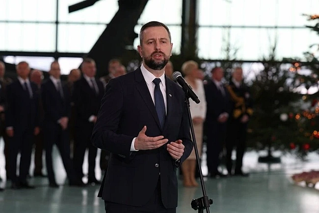 we.ua - Польща прокоментувала призупинення поставок американської зброї Україні