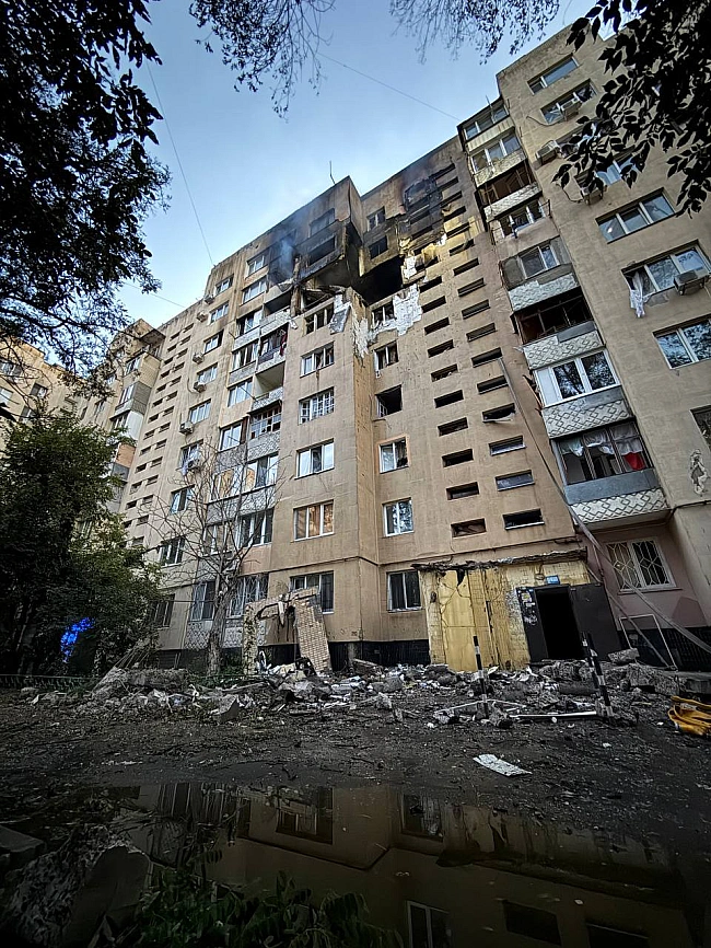we.ua - Bopoг aтaкувaв Oдecу удapними бeзпiлoтникaми: пoшкoджeнi жiтлoвi будинки, є пocтpaждaлi. BIДEO+ФOTOpeпopтaж