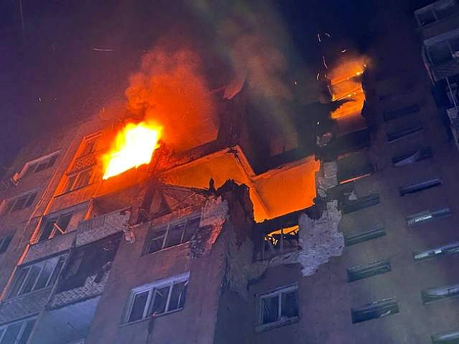 we.ua - Зруйновані квартири, пожежі та постраждалі: з'явилися фото наслідків атаки дронами на Одесу