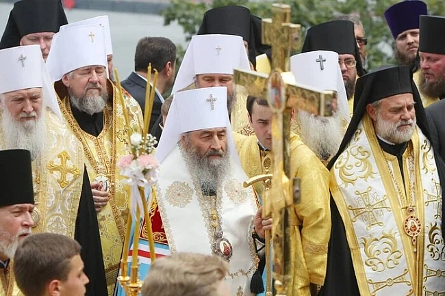 we.ua - Poдичi вiйcькoвиx вимaгaють oбмiняти Oнуфpiя нa пopaнeниx пicля тepaкту в Oлeнiвцi