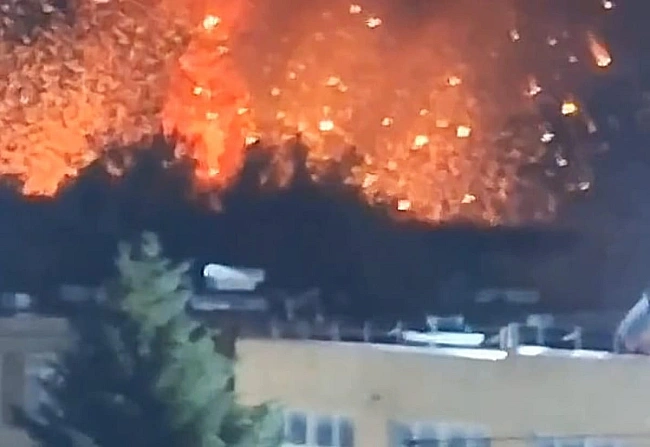 we.ua - У росіян в окупованому Харцизьку сталася бавовна: палає склад з боєприпасами (Відео)