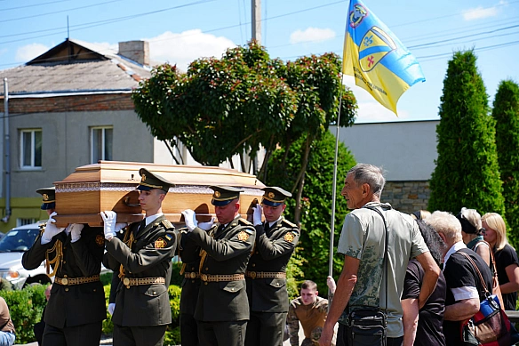 we.ua - Називали людина-війна: на Черкащині попрощалися з командиром 110-ї ОМБр полковником Сергієм Захаревичем