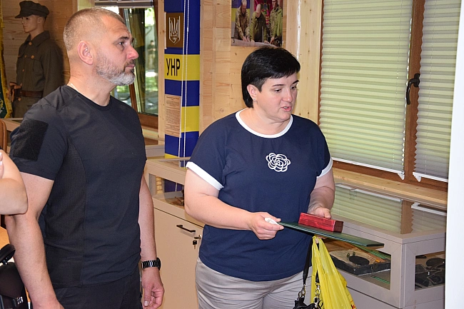 we.ua - Родині 22-річного загиблого прикордонника вручили його посмертну нагороду