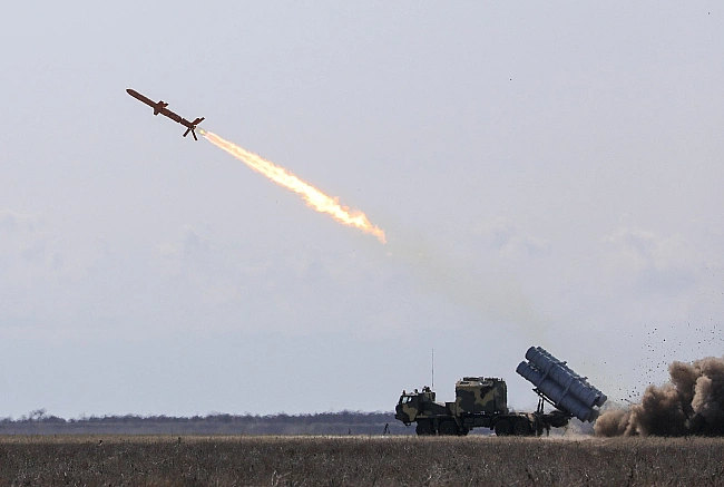 we.ua - Українську крилату ракету на 2500 км профінансує Німеччина – Горбулін, Бадрак