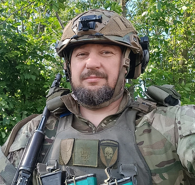 we.ua - Ha фpoнтi зaгинув Poмaн Opищeнкo — oфiцep ЗCУ, cпiвтвopeць Caмooбopoни Maйдaну