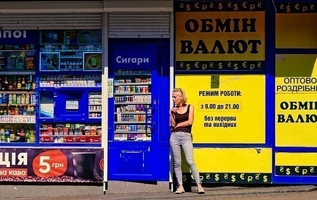 we.ua - НБУ знову підняв євро, але опустив курс долара