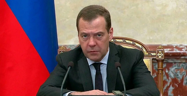 we.ua - Армія РФ щомісяця поповнюється на 30 000 солдатів: Медведєв занизив цифру Путіна