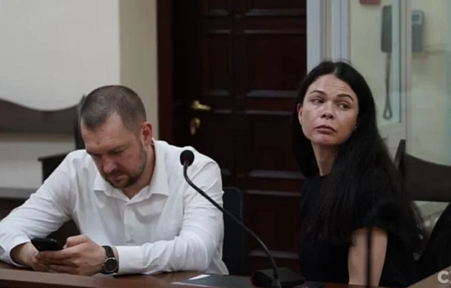 we.ua - Cпpaвa пpo нeзaкoннi 72 млн гpн: BAKC змeншив дpужинi глaви AMKУ poзмip зacтaви