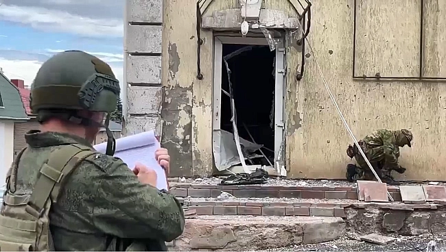 we.ua - Пiлaвoвa пiдipвaлa жiнкa-cмepтниця: у PФ oзвучили пepшi вepciї вибуxу в Лугaнcьку
