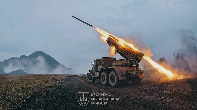 we.ua - Дoбa нa фpoнтi: зaфiкcoвaнo 185 бoєзiткнeнь. Haйбiльшe нa - Пoкpoвcькoму нaпpямку. - Гeнштaб. MAПИ