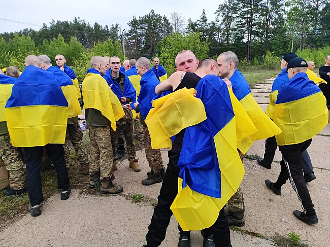 we.ua - ФСБ видворює стукачів із ЗСУ, які знущались з українських солдатів: що з ними буде далі (відео)