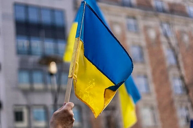 we.ua - Кому найбільше довіряють українці: перша трійка
