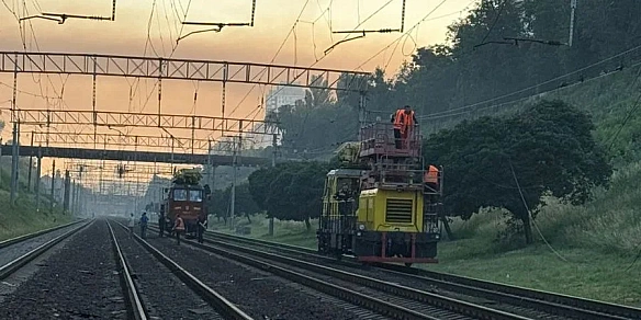 we.ua - У Києві внаслідок нічного удару пошкоджено залізничну інфраструктуру, потяги затримуються — Укрзалізниця