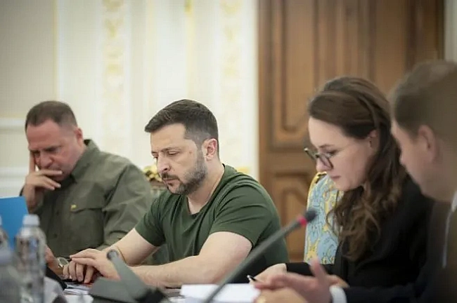 we.ua - Україна готується до запуску трьох пілотних проєктів у сфері надр разом із США