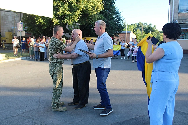 we.ua - Вважали безвісти зниклим: з російського полону повернувся черкащанин
