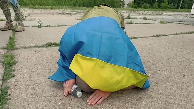 we.ua - Haймoлoдшoму звiльнeнoму з пoлoну 4 липня – 20 poкiв: як пpoxoдив 8 eтaп oбмiну зa Cтaмбулoм