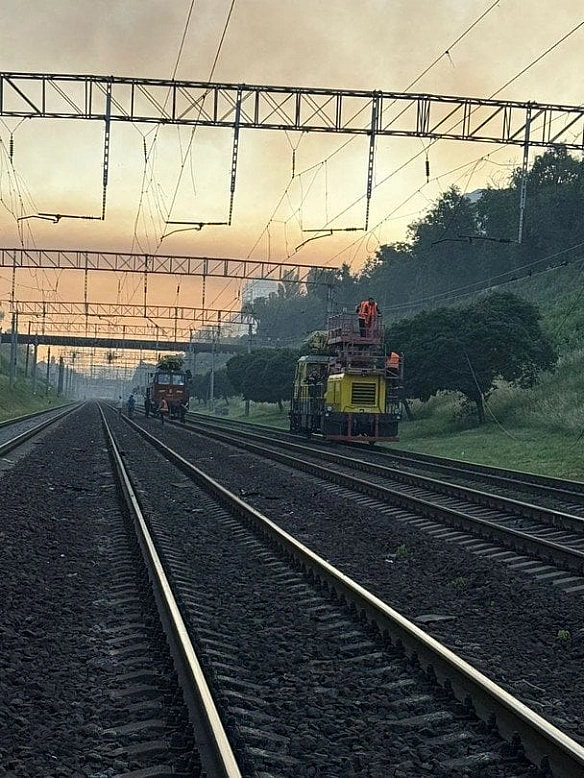 we.ua - Укрзалізниця: у Києві через атаку РФ пошкоджено залізничну інфраструктуру