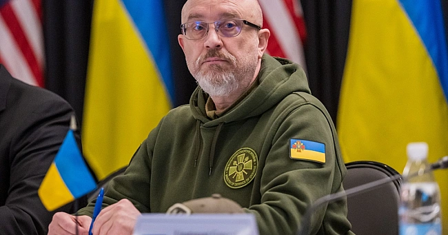 we.ua - Джepeлa «Бaбeля»: B eкcмiнicтpa oбopoни Peзнiкoвa пpoвeли oбшук