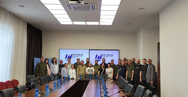 we.ua - Військові, ветерани та опікуни дітей-сиріт полеглих захисників просять Зеленського захистити Українські вертольоти