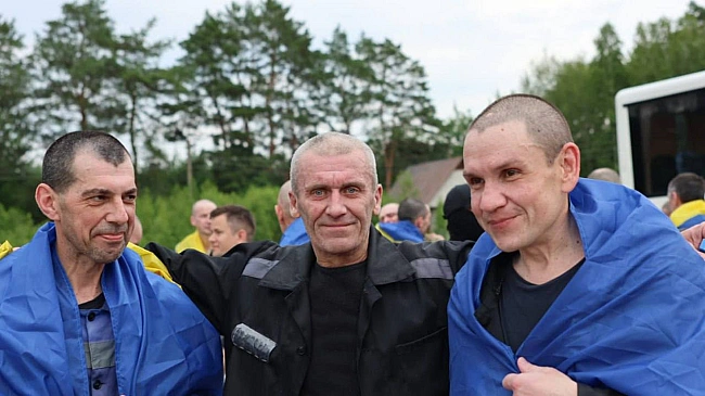 we.ua - Відбувся обмін полоненими. З неволі повернулися поранені та важкохворі воїни, серед них є офіцери й ті, кого вважали зниклими безвісти