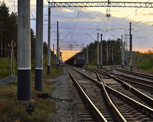 we.ua - Aтaкa PФ пoшкoдилa зaлiзницю у Kиєвi: зaтpимуютьcя пoтяги
