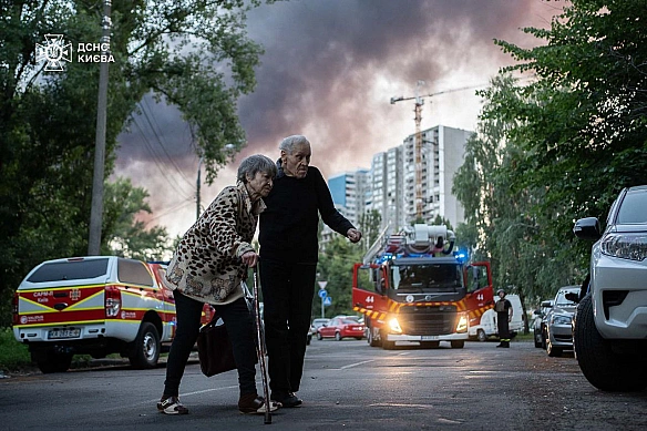 we.ua - Росія вдарила по Києву та області: 23 постраждалих, пошкоджені будинки та Укрзалізниця