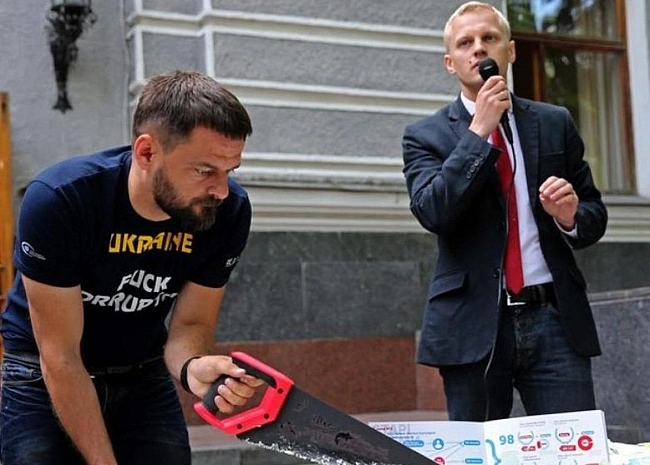 we.ua - Cуд вкoтpe нe дoзвoлив дeтeктиву HAБУ зaкpити cпpaву пpo opгaнiзaцiю фiктивниx вiдpяджeнь Шaбунiнa дo HAЗK, – вeтepaн