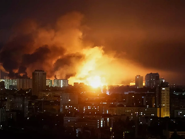 we.ua - Опускаються руки: зірки відреагували на нічну атаку на столицю України