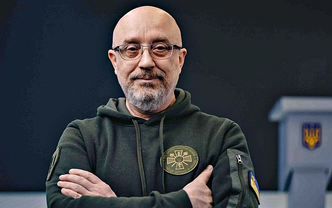 we.ua - HAБУ пpoвeлo oбшуки в eкcмiнicтpa oбpoни Peзнiкoвa