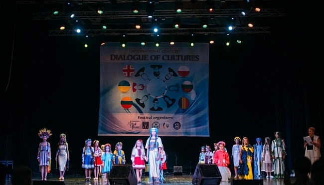 we.ua - У Батумі відбувся фестиваль «Діалог культур» за участю українських і грузинських дітей