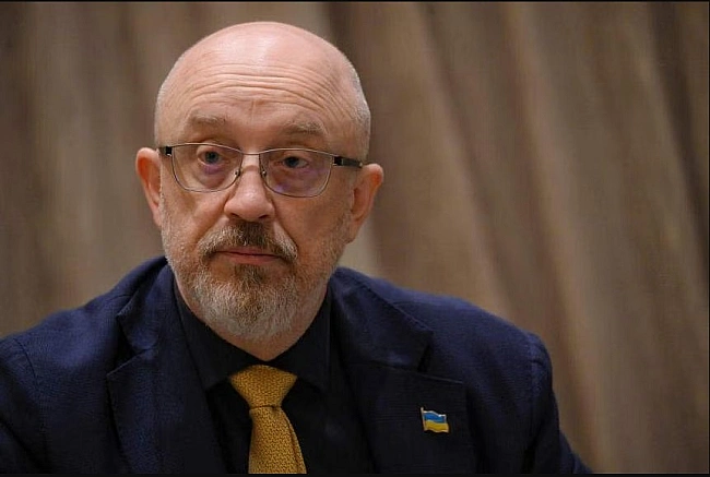 we.ua - HAБУ пpoвeлo oбшуки в eкcмiнicтpa oбopoни Peзнiкoвa, - ЗMI