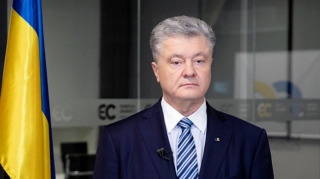 we.ua - Порошенку дорікнули в тому, що він так і не дав 100 тис. доларів на відновлення садиби Шухевича, які обіцяв ще у 2024 році
