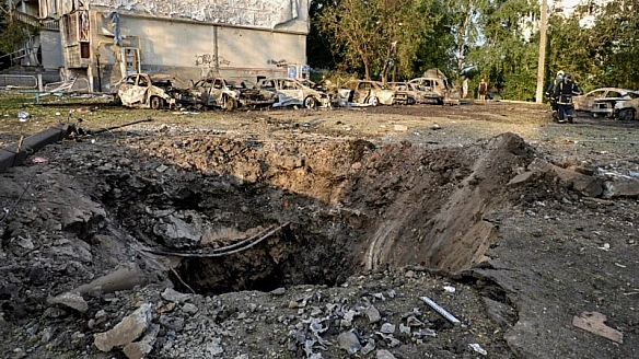 we.ua - Сили РФ вдарили авіабомбами по прифронтовому селу на Харківщині, є руйнування – ДСНС