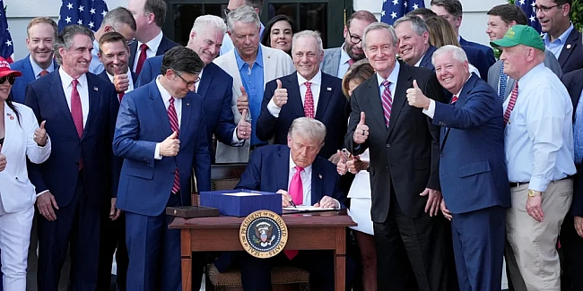 we.ua - Трамп підписав «великий і красивий» законопроєкт про скорочення податків та витрат