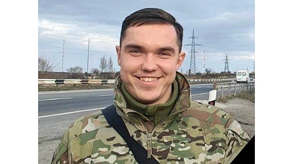 we.ua - На Чернігівщині попрощалися із захисниками Андрієм Михнем, Миколою Гайдеєм, Ярославом Ющенком та Олексієм Гордієнком