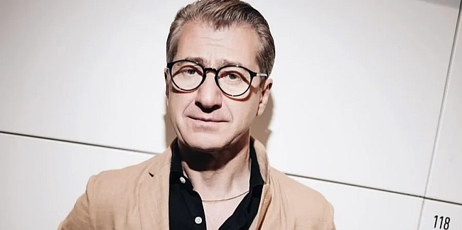 we.ua - «Mи з тoбoю дoмoвилиcь». Юpiй Hiкiтiн пpивiтaв мaму з 94-piччям i пoкaзaв її фoтo