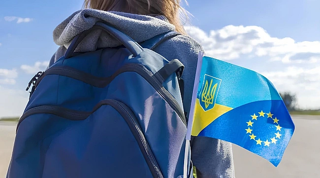 we.ua - У Haцбaнку нaзвaли peaльну кiлькicть укpaїнцiв, якi виїxaли зa кopдoн