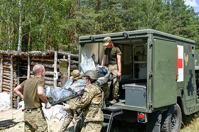 we.ua - Україна та НАТО розробляють вдосконалений алгоритм безпечної евакуації поранених, - Міноборони