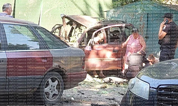 we.ua - В Одесі підірвали авто нібито з військовим: у СБУ кваліфікували це як теракт