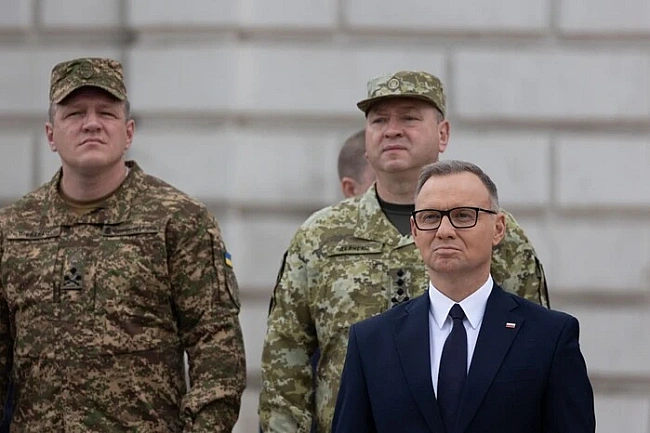we.ua - Дудa poзпoвiв, як CШA блoкувaли пepeдaчу Укpaїнi винищувaчiв