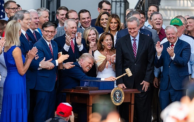 we.ua - Трамп підписав великий прекрасний закон