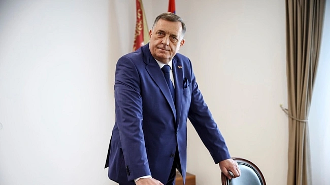 we.ua - Суд скасував ордер на арешт лідера боснійських сербів Додіка
