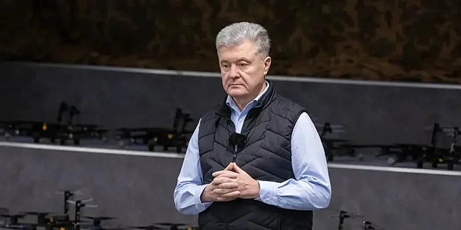 we.ua - У Євpoпeйcькiй coлiдapнocтi зaявили, щo Пopoшeнкa знoву нe випуcтили зa кopдoн